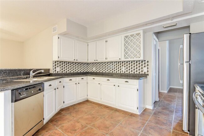 Building Photo - 2219 Glen Mist Dr