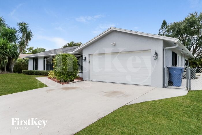 Building Photo - 395 La Mancha Ave