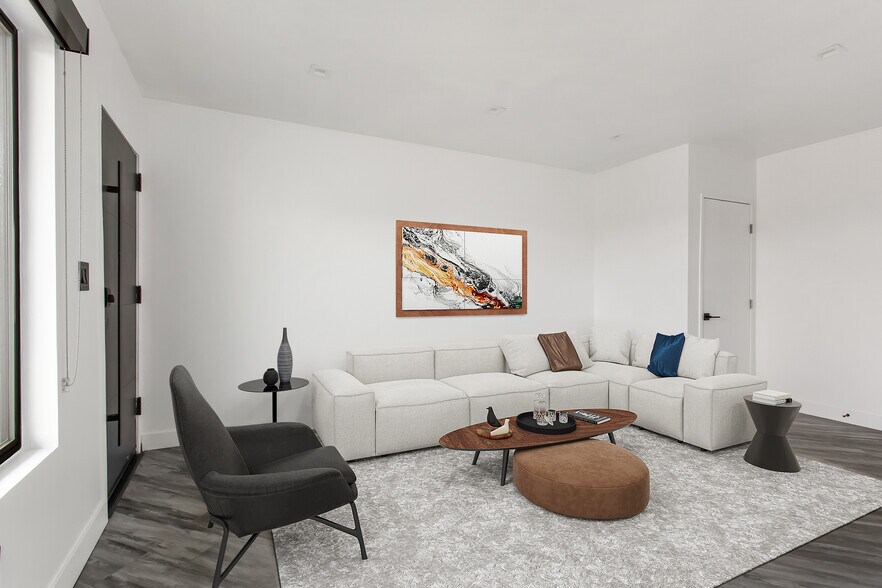 Building Photo - 230 S Carondelet St