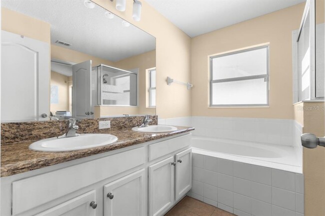 Building Photo - 2438 Brewerton Ln