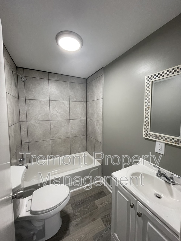 Building Photo - 2601 E 41st St