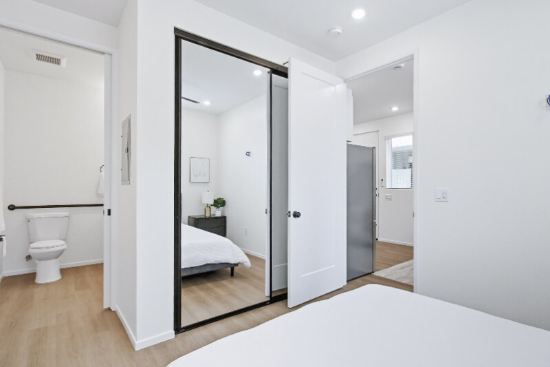 Building Photo - 3042-3044 J St