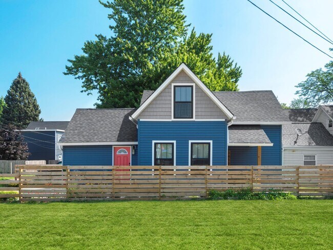 Building Photo - 3410 Monroe Ave