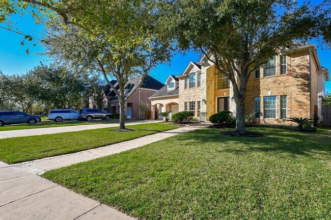 Building Photo - 3830 Parkside Dr