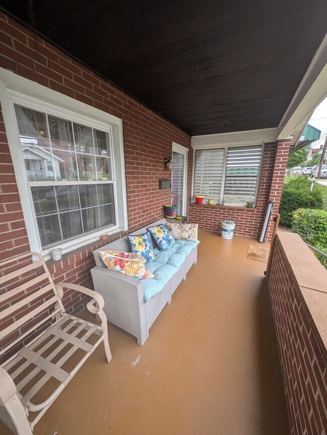 Building Photo - 3 Bed/1 Bath Home for Rent -- $300 CREDIT AVAILABLE