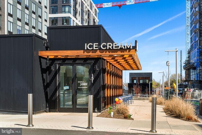 Building Photo - 255 W Falls Station Blvd