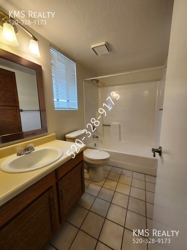 Building Photo - 56 N Camino Imagen