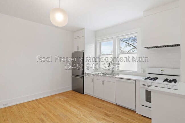 Building Photo - 12303 Klinger St