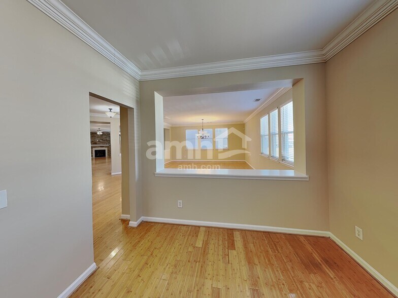 Building Photo - 348 Yellow Iris Rd