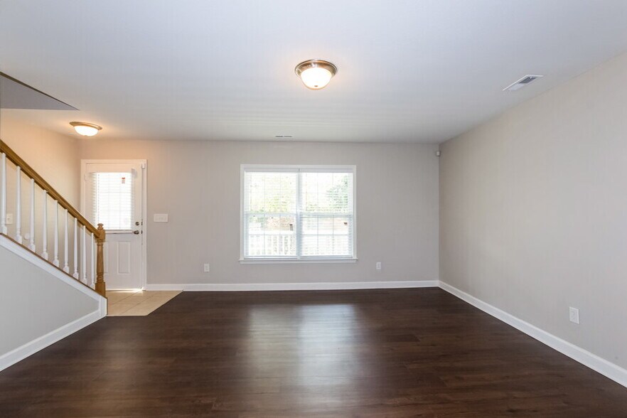 Building Photo - 4905 Stone Park Dr