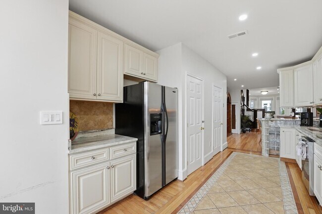 Building Photo - 56 Adams St NW