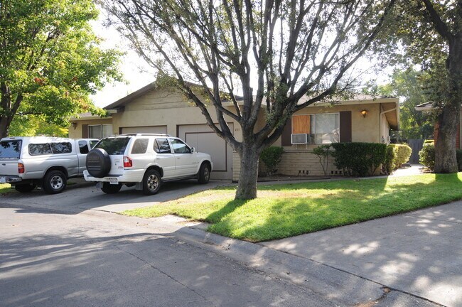 Primary Photo - 681-685 Vasona Ct