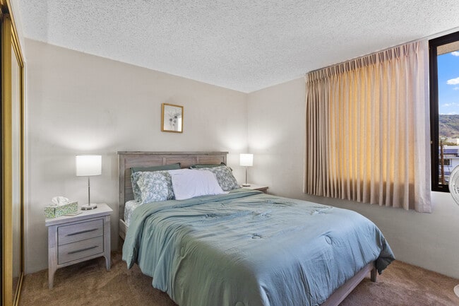 Building Photo - 909 Coolidge St