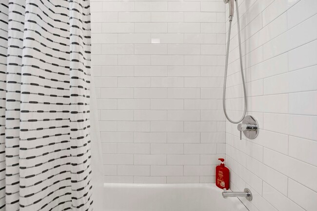 Building Photo - 2519 W Altgeld St