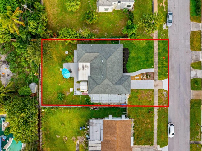 Building Photo - 121 Bayberry Dr