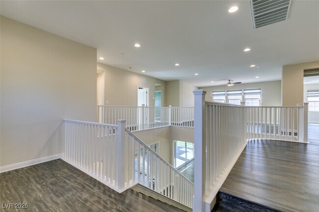 Building Photo - 2497 Birch Hollow St