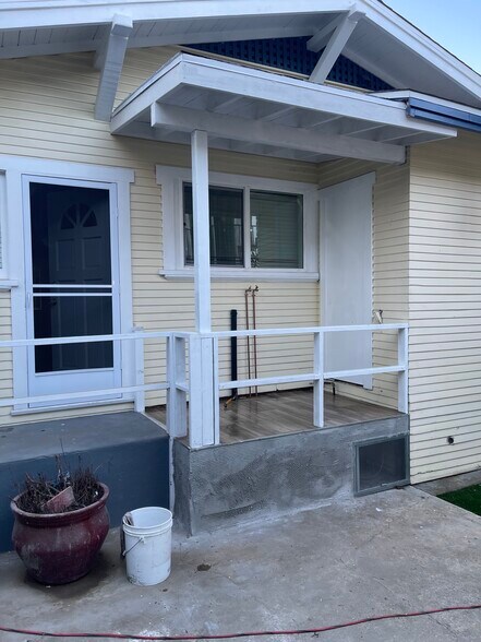 Building Photo - 508 S Catalina Ave