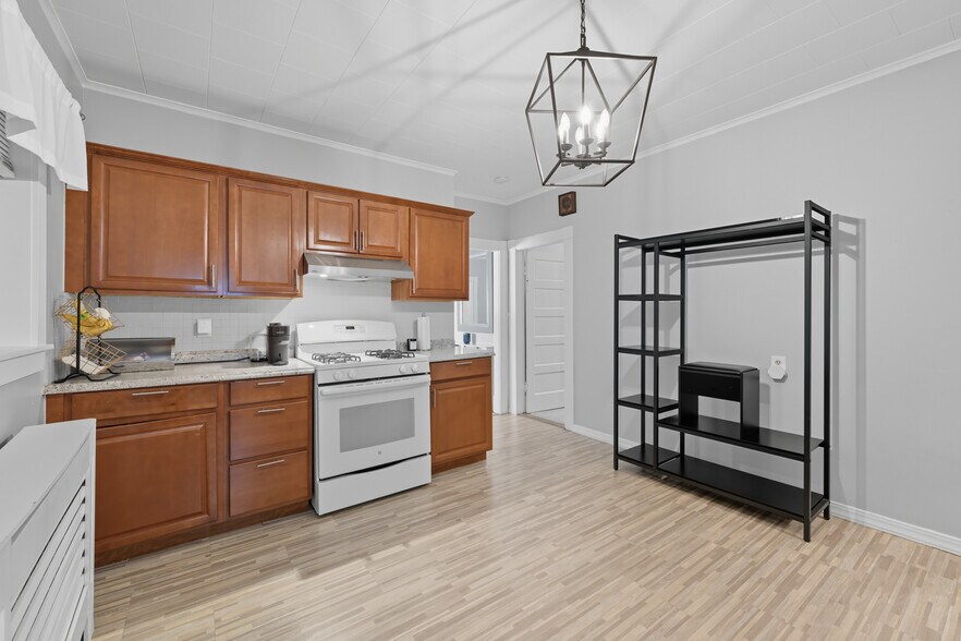 Building Photo - 45 Highland Ave