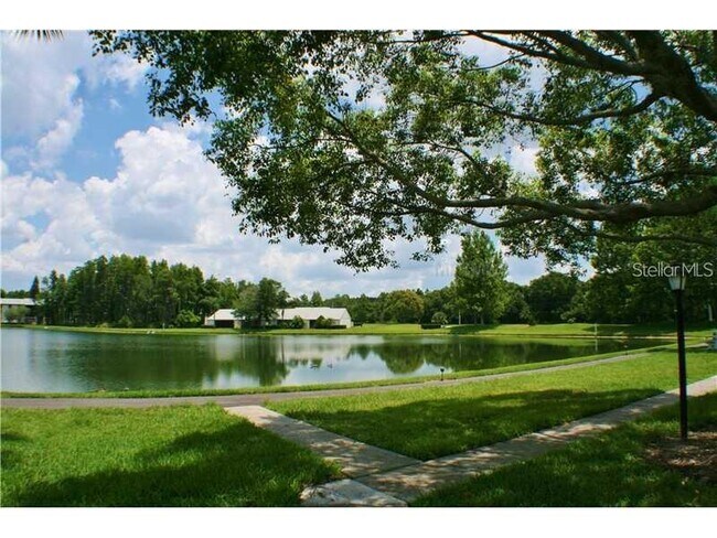 Building Photo - 3210 Lake Pine Way E