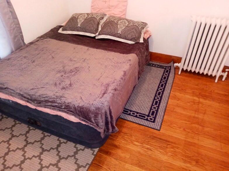 Building Photo - 1210 Erie St