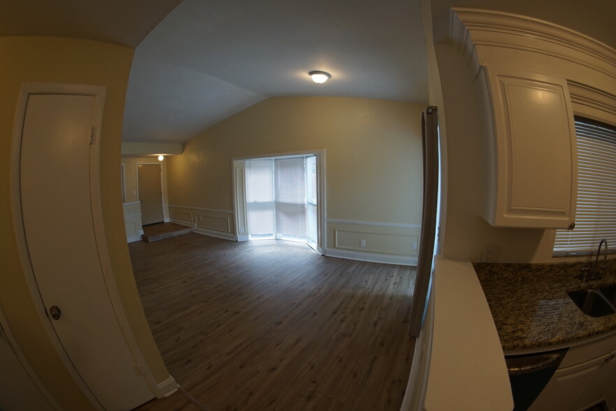 Building Photo - 6159 Sandcrest Cir