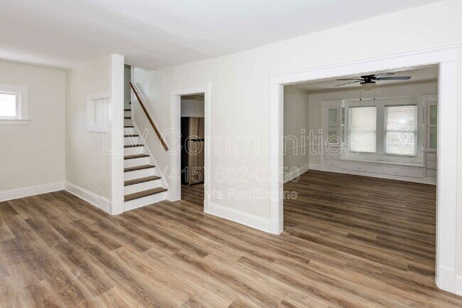 Building Photo - 3971 E 71st St