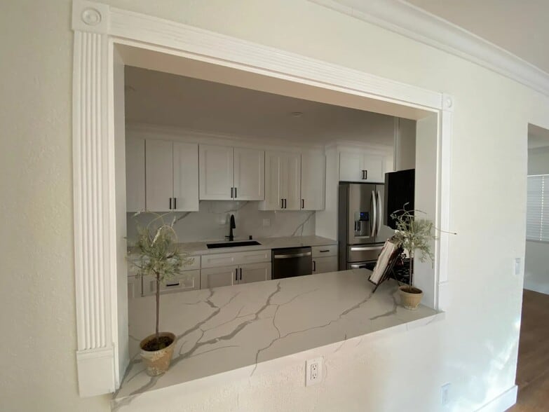 Building Photo - 2937 W Carson St