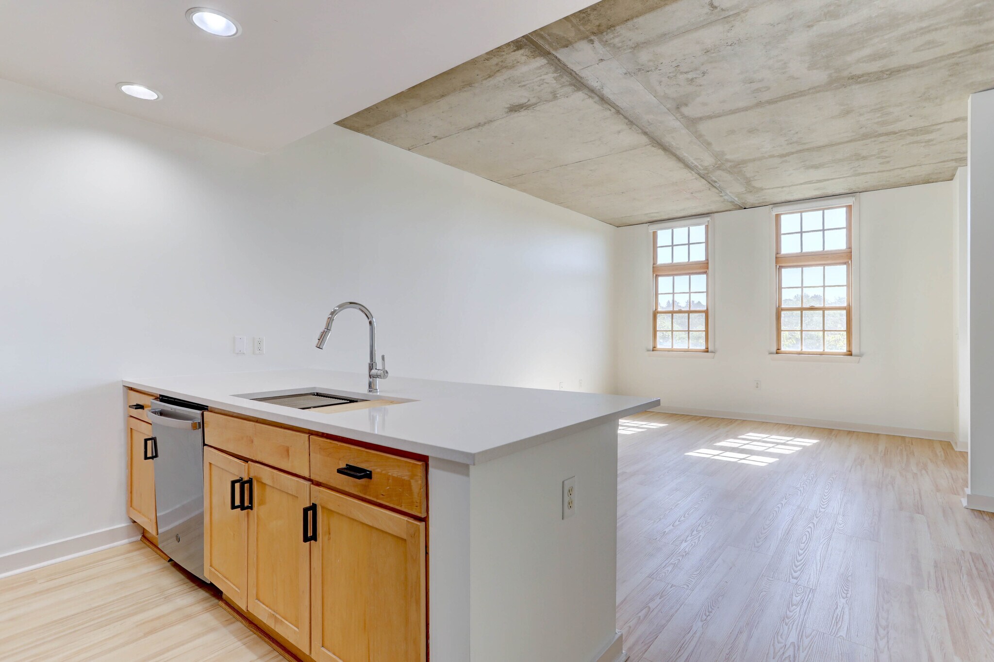 Building Photo - 275 S Harrison St