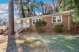 Building Photo - 635 N Columbia St