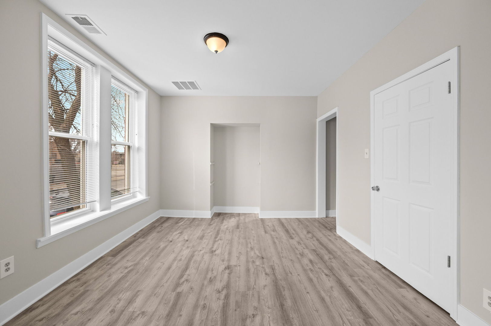 Dining Room - 2756 W Monroe St