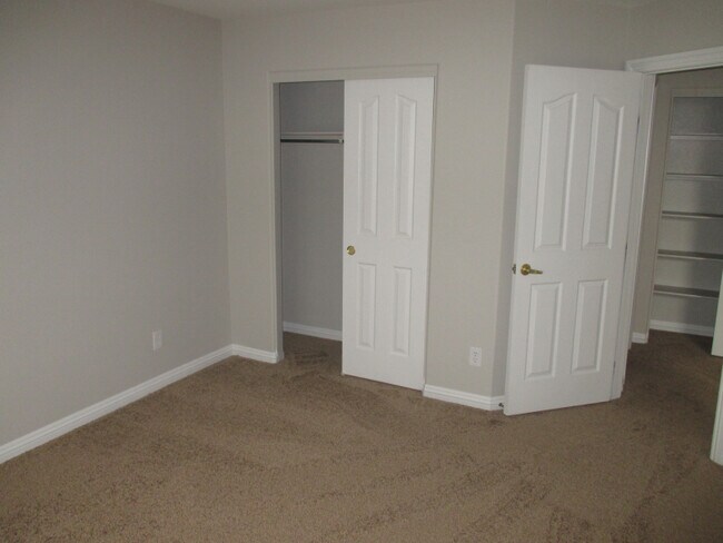 Building Photo - 5514 Big Red Ct