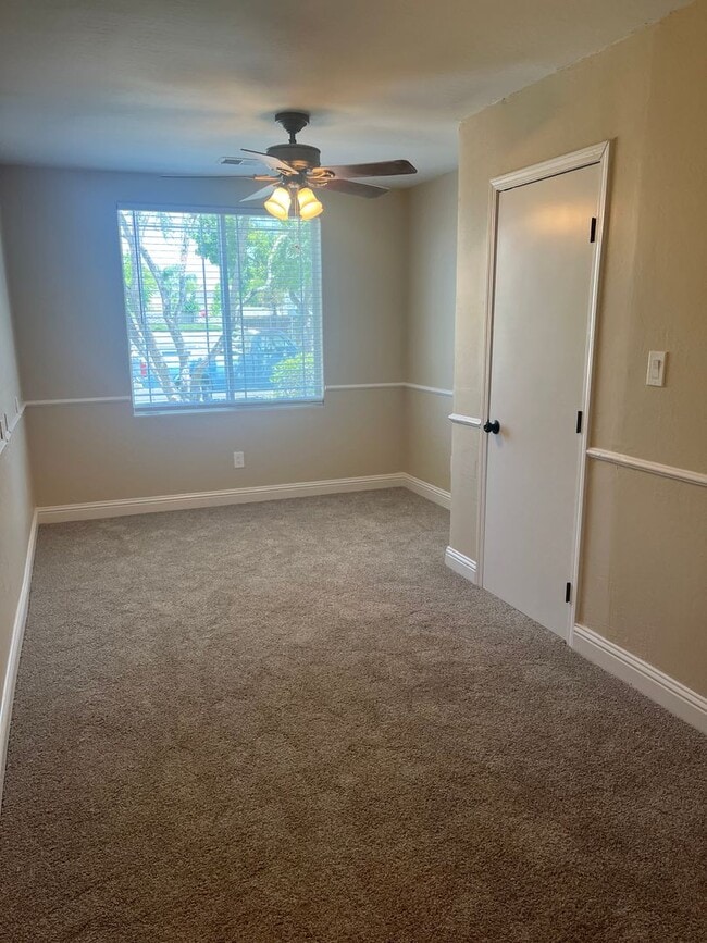 Building Photo - 10503 Victoria Falls Ave