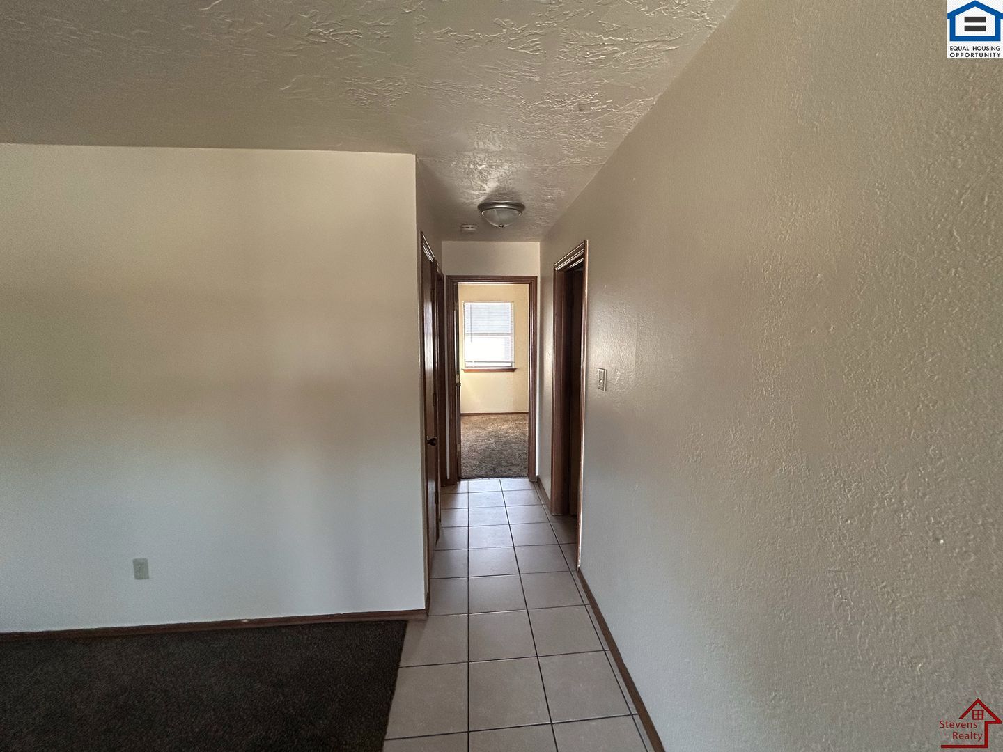 Building Photo - 1912 SW D Ave