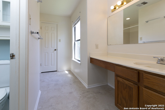 Building Photo - 13011 Feather Ridge Dr