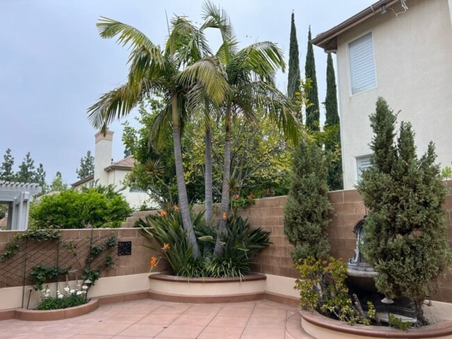 Building Photo - 4 bedroom beautiful Irvine home in gated N...