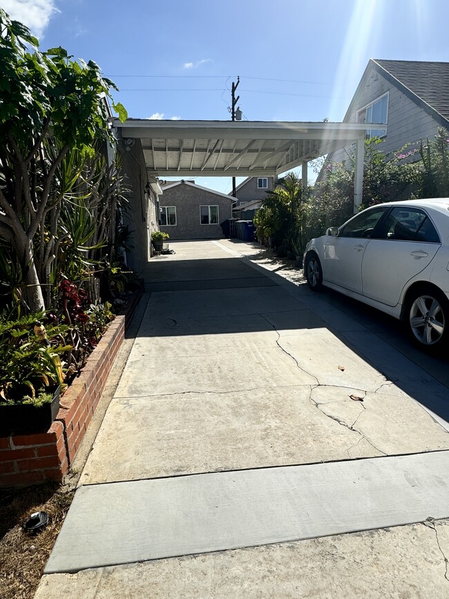 2- car driveway - 13122 Woodridge Ave