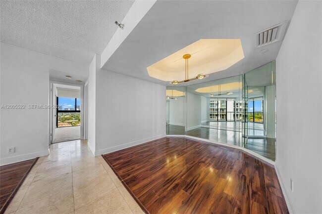 Building Photo - 3610 Yacht Club Dr