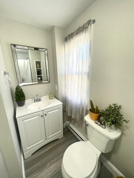 Building Photo - 203 Moreau St