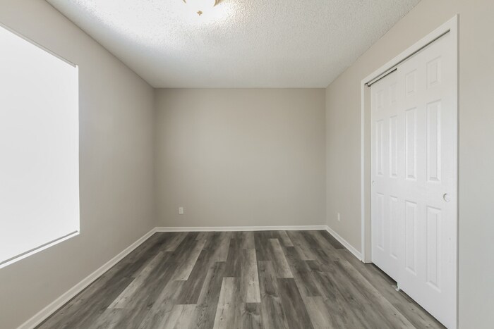 Building Photo - 10842 Wymm Ln