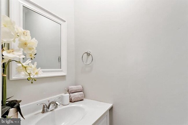 Building Photo - 9856 High Water Ct