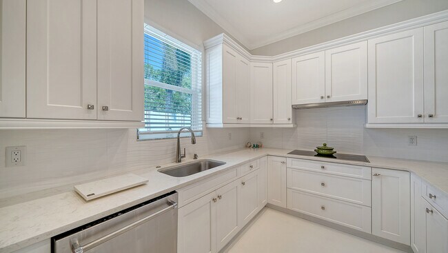 Building Photo - 1111 Mallorca Dr