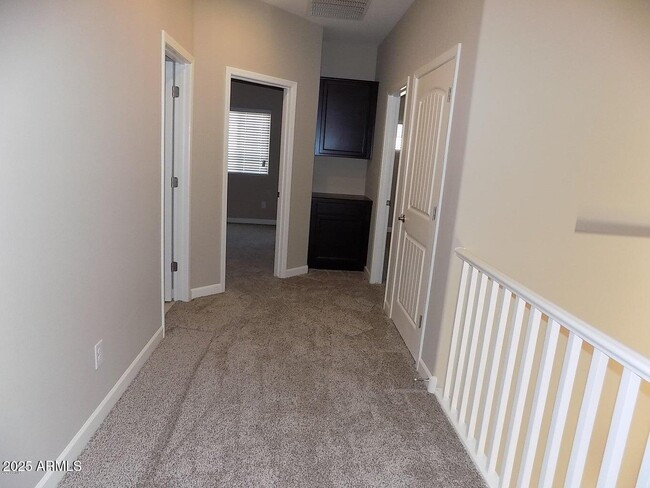 Building Photo - 1367 S Country Club Dr