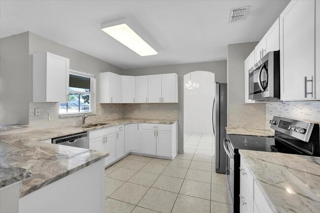 Building Photo - 112 Azalea Dr