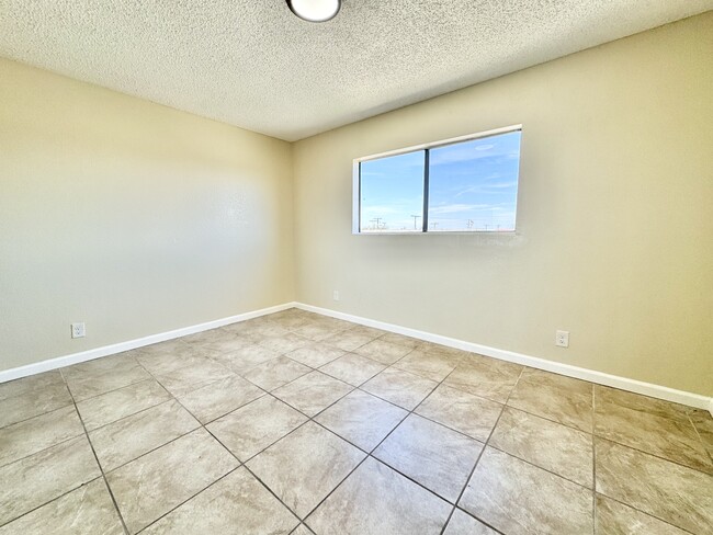 Building Photo - 13214 Cordray Ave