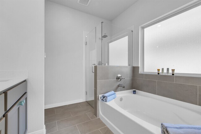 Building Photo - 25524 Prairie Clover Wy