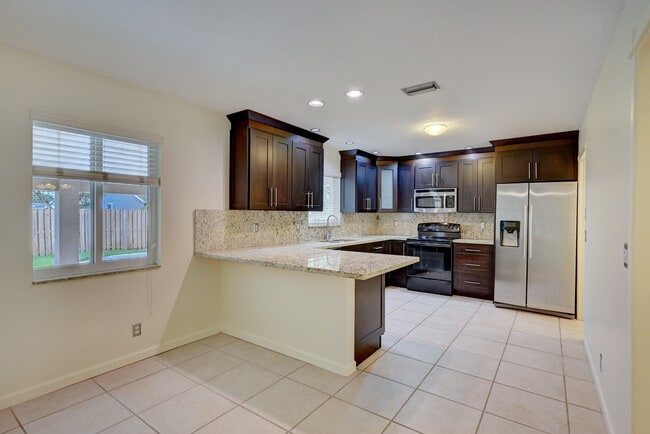 Building Photo - 630 SW 159th Terrace