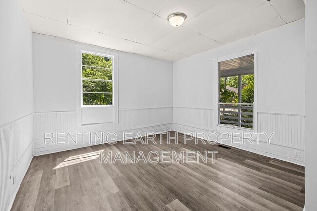 Building Photo - 1540 Cleveland Ave SW