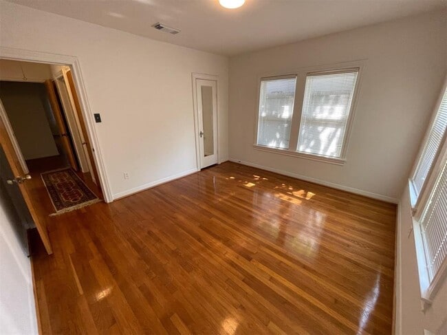 Building Photo - 3720 Jardin St