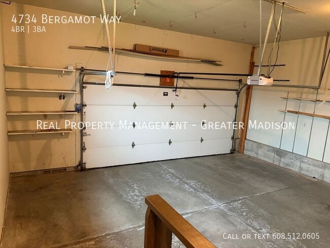 Building Photo - 4734 Bergamot Way