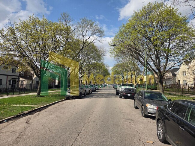 Building Photo - Updated 3-Bedroom Home with Sunroom and Backyard Space